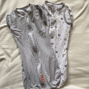 Set of 2 baby Swaddles.